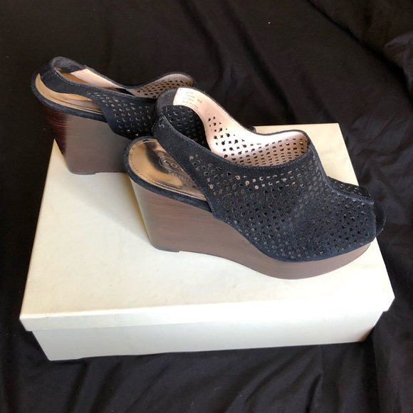 Black Coach wedges - Picture 3 of 4